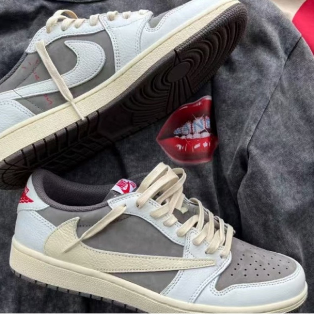 Jordan 1 Retro Low Og Fragment X Travis Scott - Picture 3 of 3